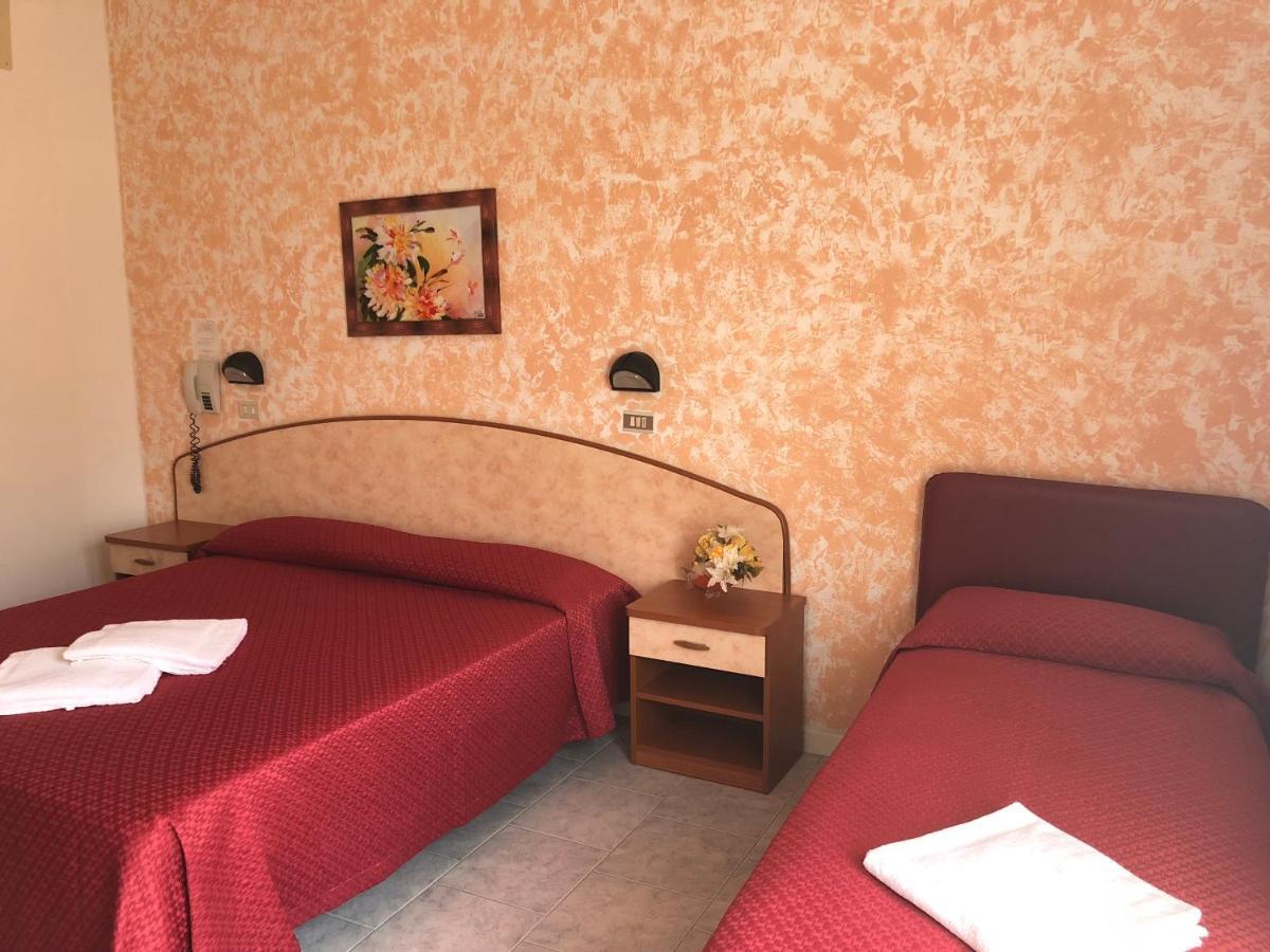 Hotel Serenella Vintage Rimini Extérieur photo