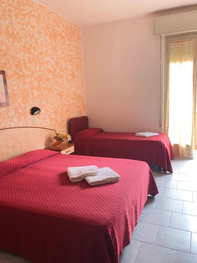Hotel Serenella Vintage Rimini Extérieur photo